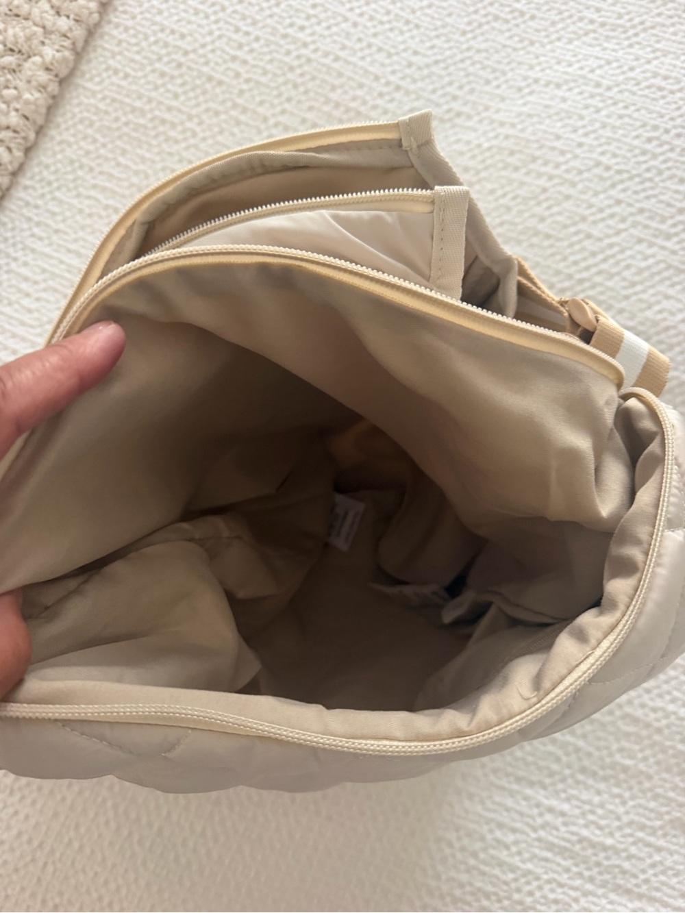 NWT Mine Women’s Quilted Cream Pickleball Bag with Tan Stripe 3 in 1 - Picture 8 of 9